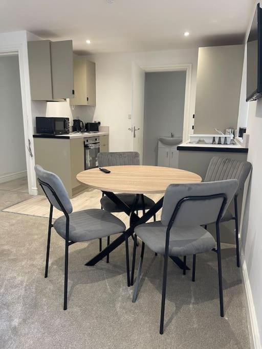 Balmoral 6 - Sleeps Two Apartment *